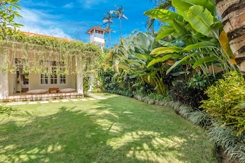 Villa Lodek Deluxe,Kuta>>Bali,4 star