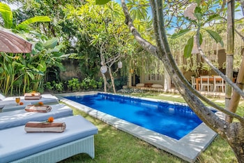 Villa Lodek Deluxe,Kuta>>Bali,4 star