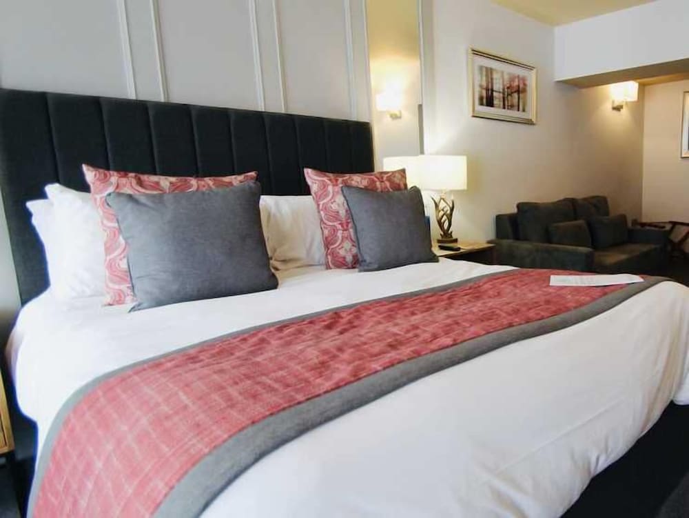the suffolk hotel