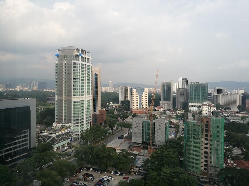 dorsett residences bukit bintang de space