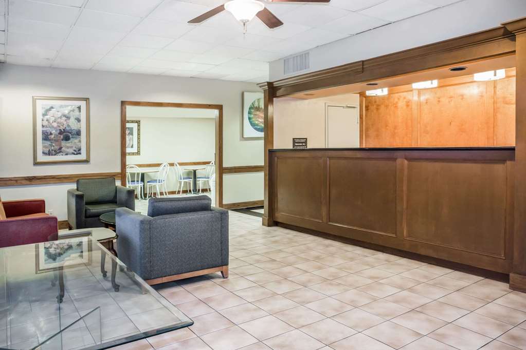 studio 6 lake jackson tx