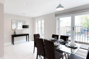 immaculate central windsor town house