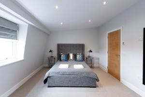 immaculate central windsor town house