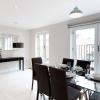 immaculate central windsor town house