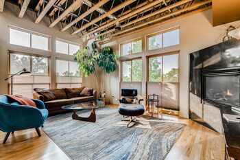 Old Town Loft Oasis With Amazing Rooftop Deck!,,4 star