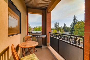 Old Town Loft Oasis With Amazing Rooftop Deck!,,4 star