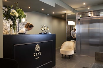 rayz private suites