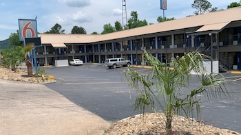 Motel 6 Dalton, Ga,Georgia>>Dalton,2 star