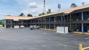 Motel 6 Dalton, Ga,Georgia>>Dalton,2 star