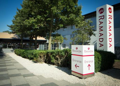 Ramada London South Mimms,,3 star