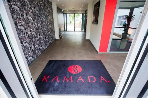 Ramada London South Mimms,,3 star
