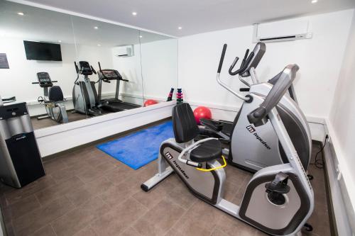 Ramada London South Mimms,,3 star