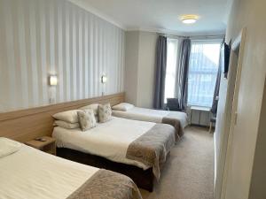 the westlynne apartments