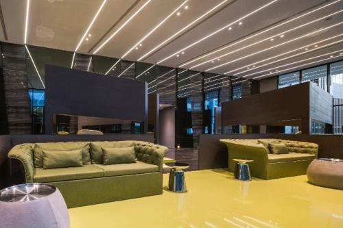 the base pattaya by arne