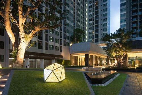 the base pattaya by arne