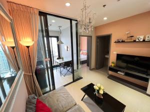 the base pattaya by arne