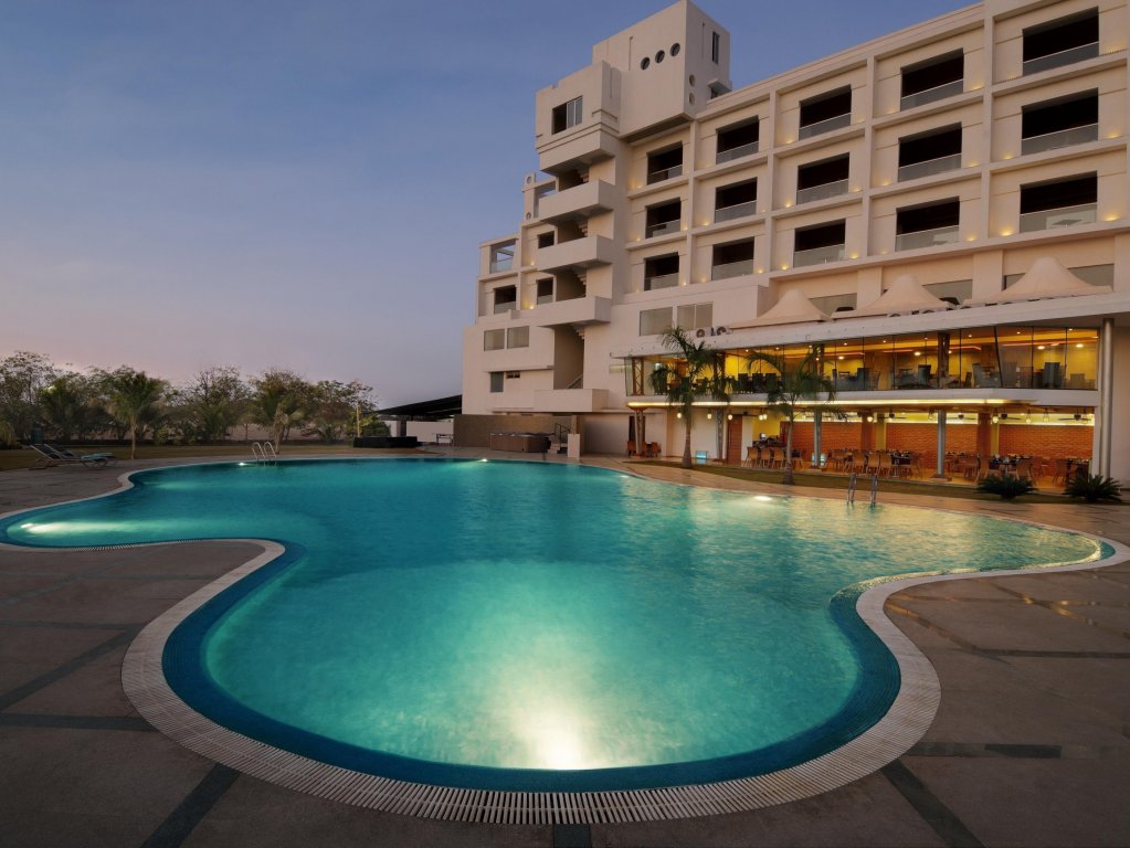 Seasons Hotels Rajkot,India>>Rajkot,4 star
