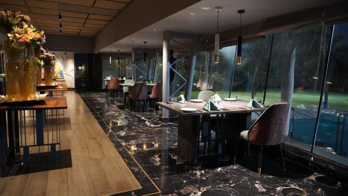 seasons hotel