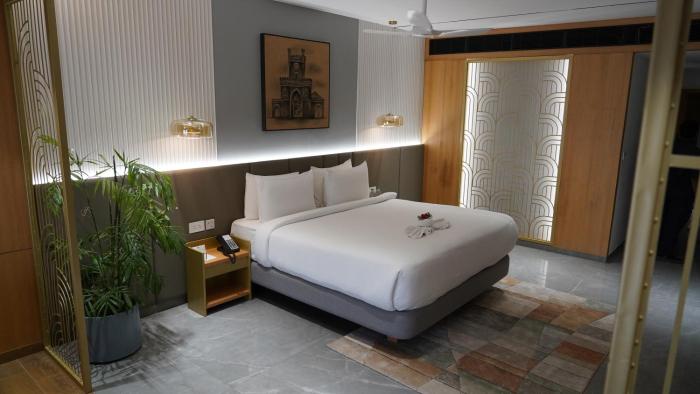 seasons hotel