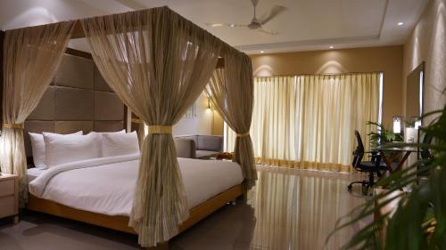 seasons hotel