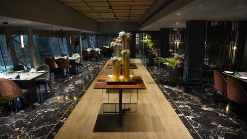 seasons hotel