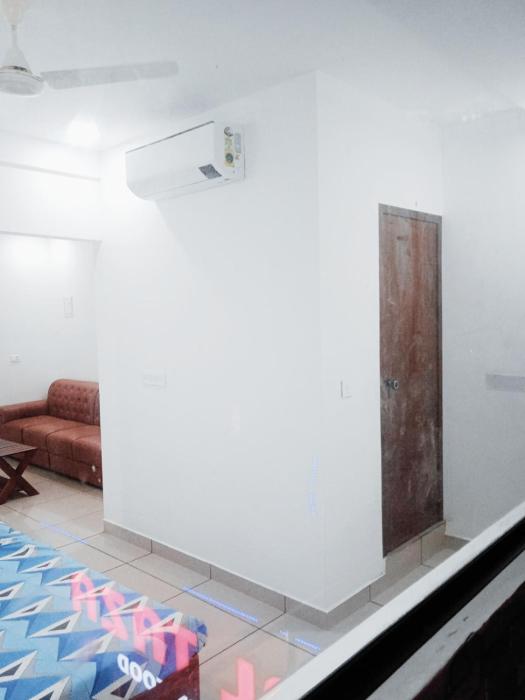 thekkumpuram residency