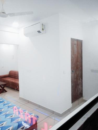 thekkumpuram residency