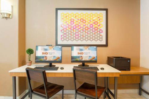 holiday inn express lancaster by ihg