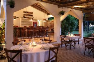 hotel cala and divino