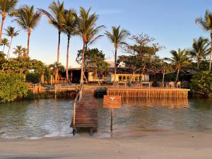 hotel cala and divino