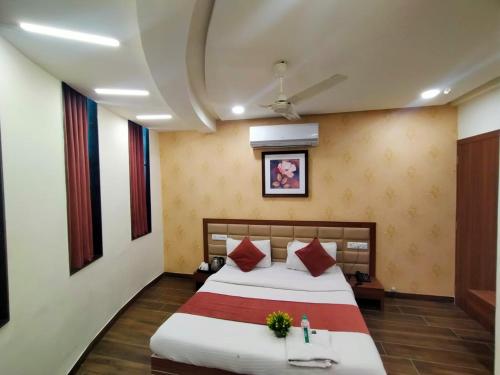 Shiv Shakti Hotel,India>>Rajkot,3 star