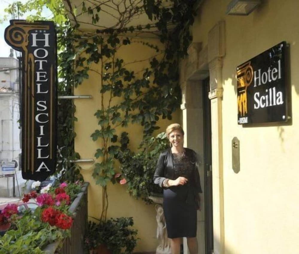 scilla upper town