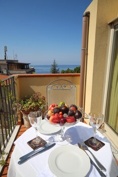 scilla upper town