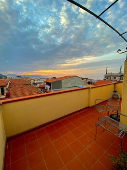 scilla upper town