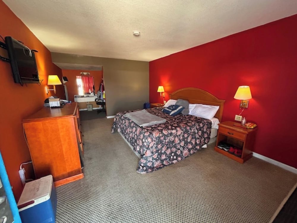 sky palace inn anthony