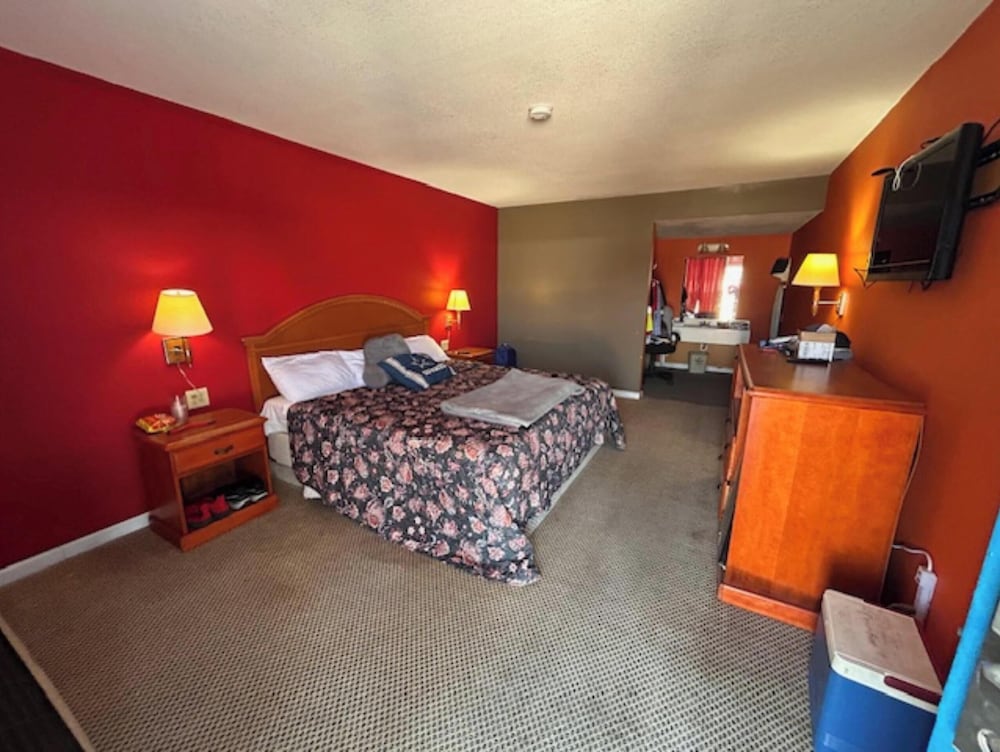 sky palace inn anthony