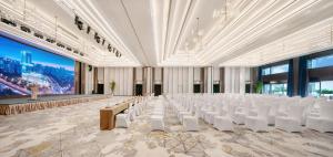 grand bay hotel chengdu