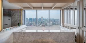 grand bay hotel chengdu