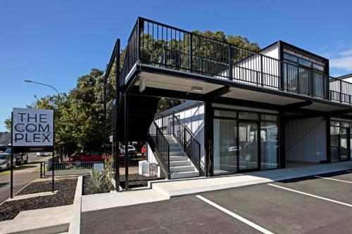 the com plex motel