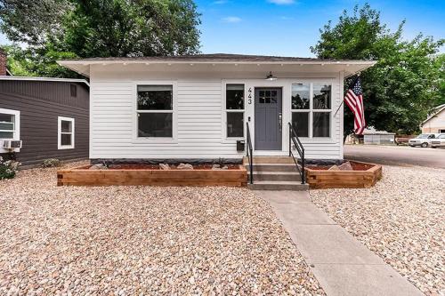 cozy chic home in downtown loveland