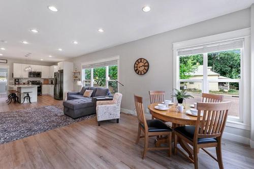 cozy chic home in downtown loveland