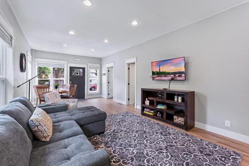 cozy chic home in downtown loveland