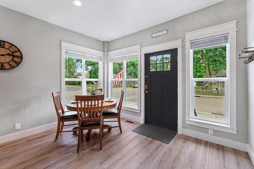 cozy chic home in downtown loveland
