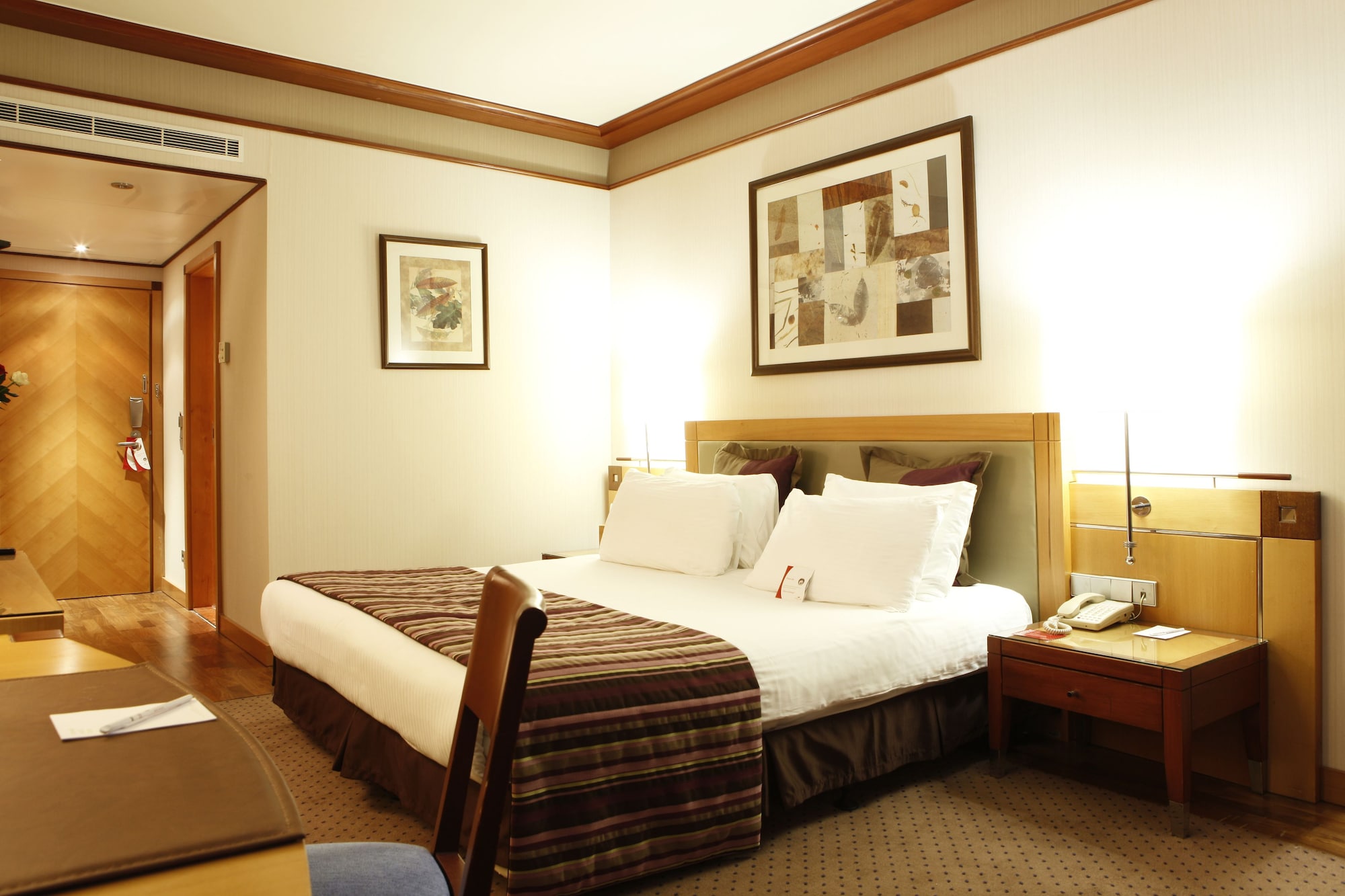 crowne plaza hotel beirut an ihg hotel