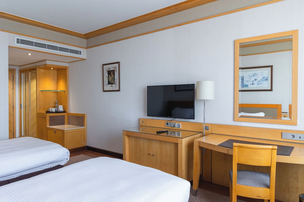 crowne plaza hotel beirut an ihg hotel