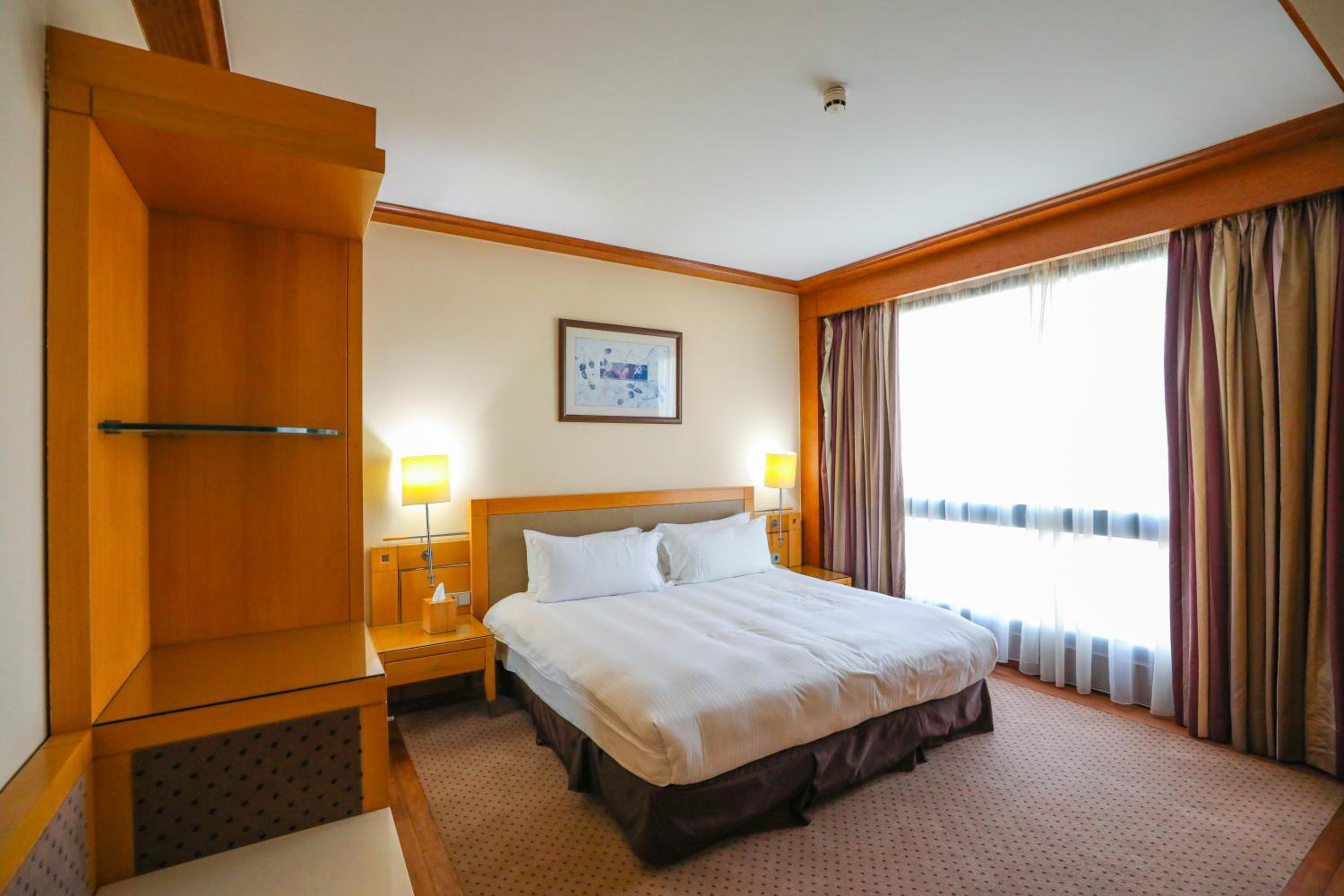 crowne plaza hotel beirut an ihg hotel