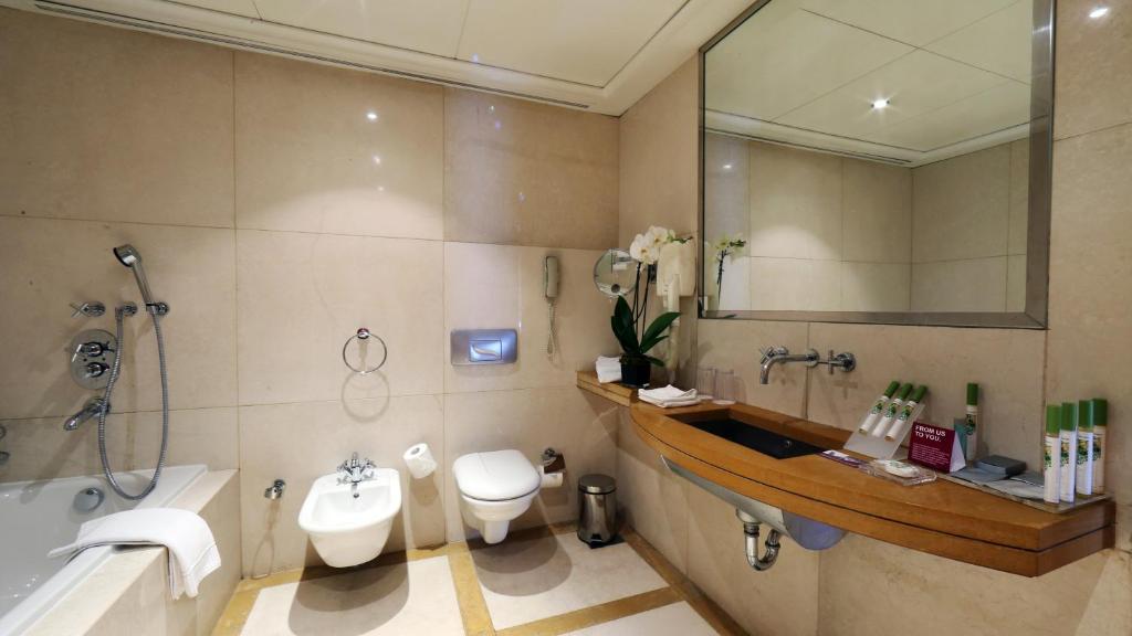 crowne plaza hotel beirut an ihg hotel