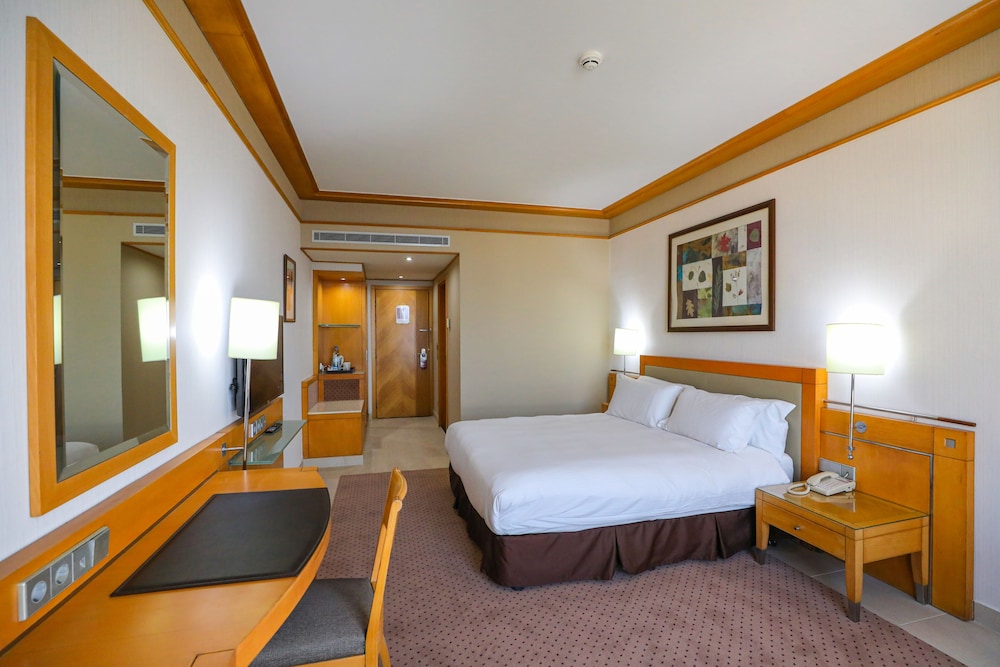 crowne plaza hotel beirut an ihg hotel