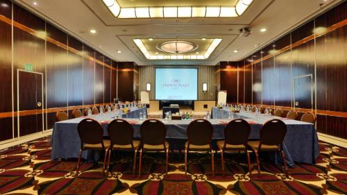 crowne plaza hotel beirut an ihg hotel
