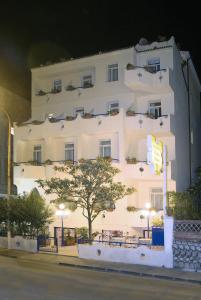 hotel villa athena